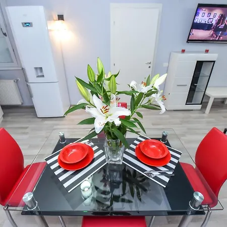Adam And Eve Luxury - Shabbat Friendly