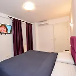 Adam And Eve Luxury - Shabbat Friendly