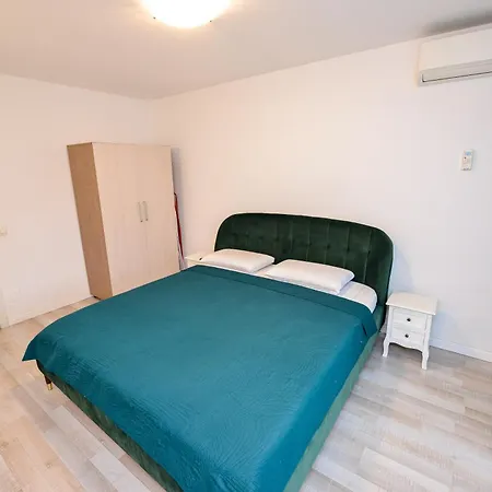 Adam And Eve Luxury - Shabbat Friendly