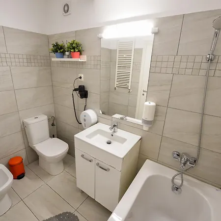 Adam And Eve Luxury - Shabbat Friendly Бухарест