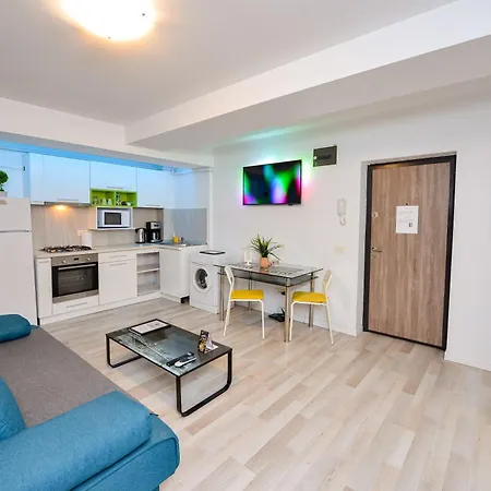 Апартаменти Adam And Eve Luxury - Shabbat Friendly *