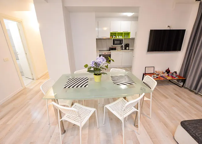 Adam And Eve Luxury - Shabbat Friendly *