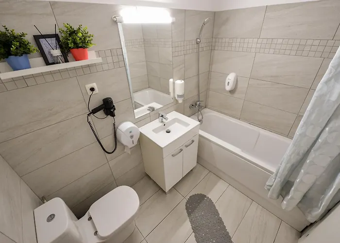 Adam And Eve Luxury - Shabbat Friendly