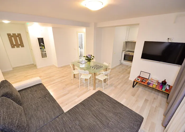 Adam And Eve Luxury - Shabbat Friendly Appartement Boekarest